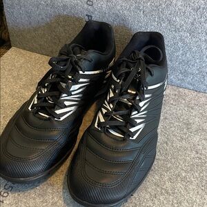 Vizari Valencia Cleat for Turf Soccer Black Athletic Shoes for Men 12M